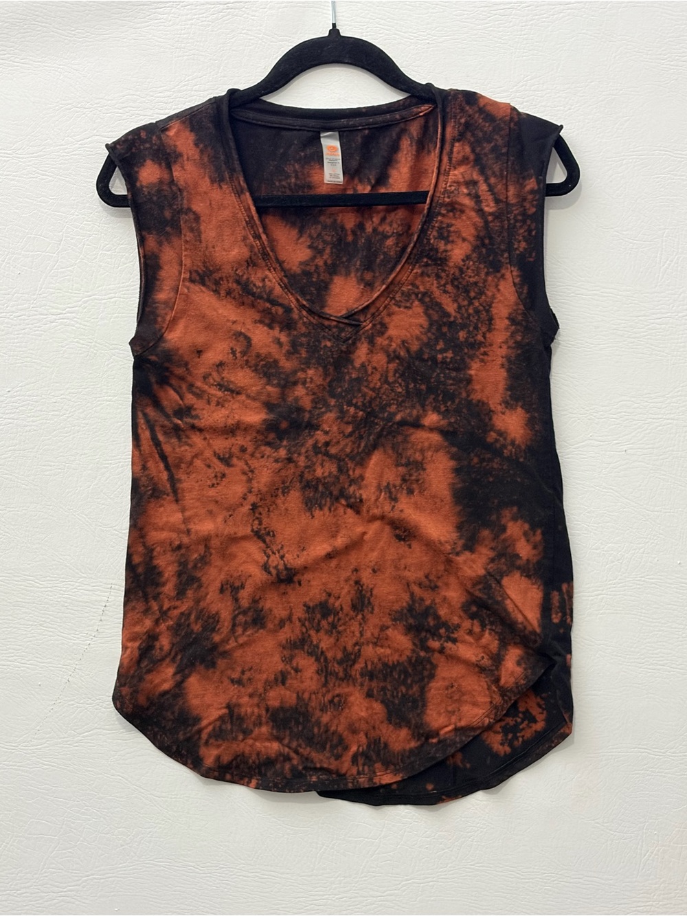 Mono B Bleach Wash Tie-Dye V-Neck Sleeveless Top - Black & Orange Small